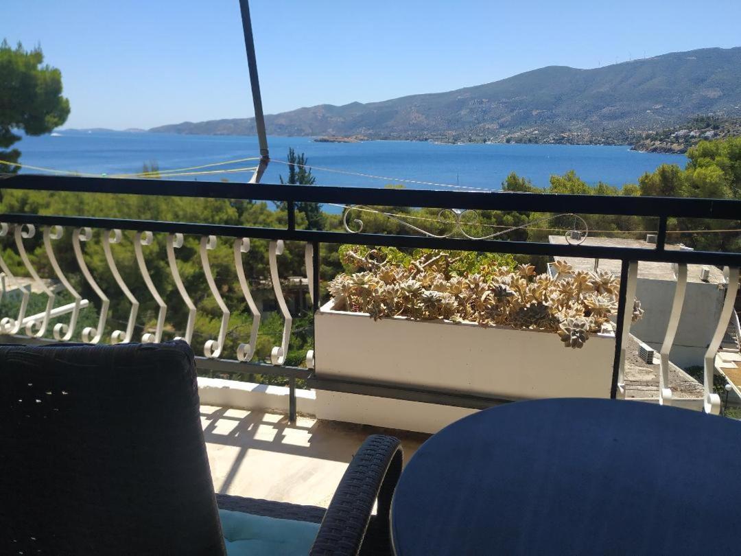 Lions 2 Studios & Apartments, Poros Island. Poros Town Exterior foto