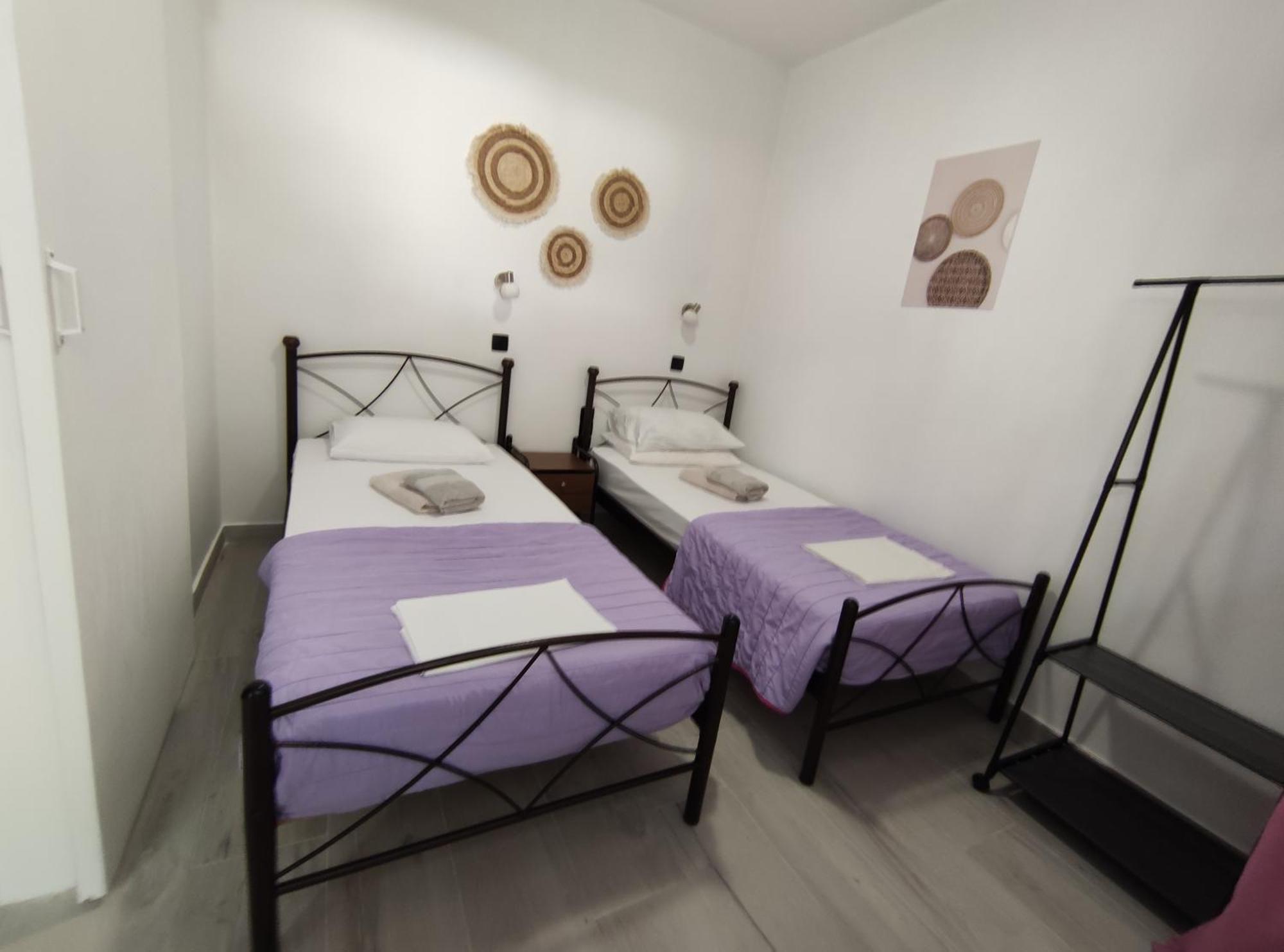 Lions 2 Studios & Apartments, Poros Island. Poros Town Exterior foto