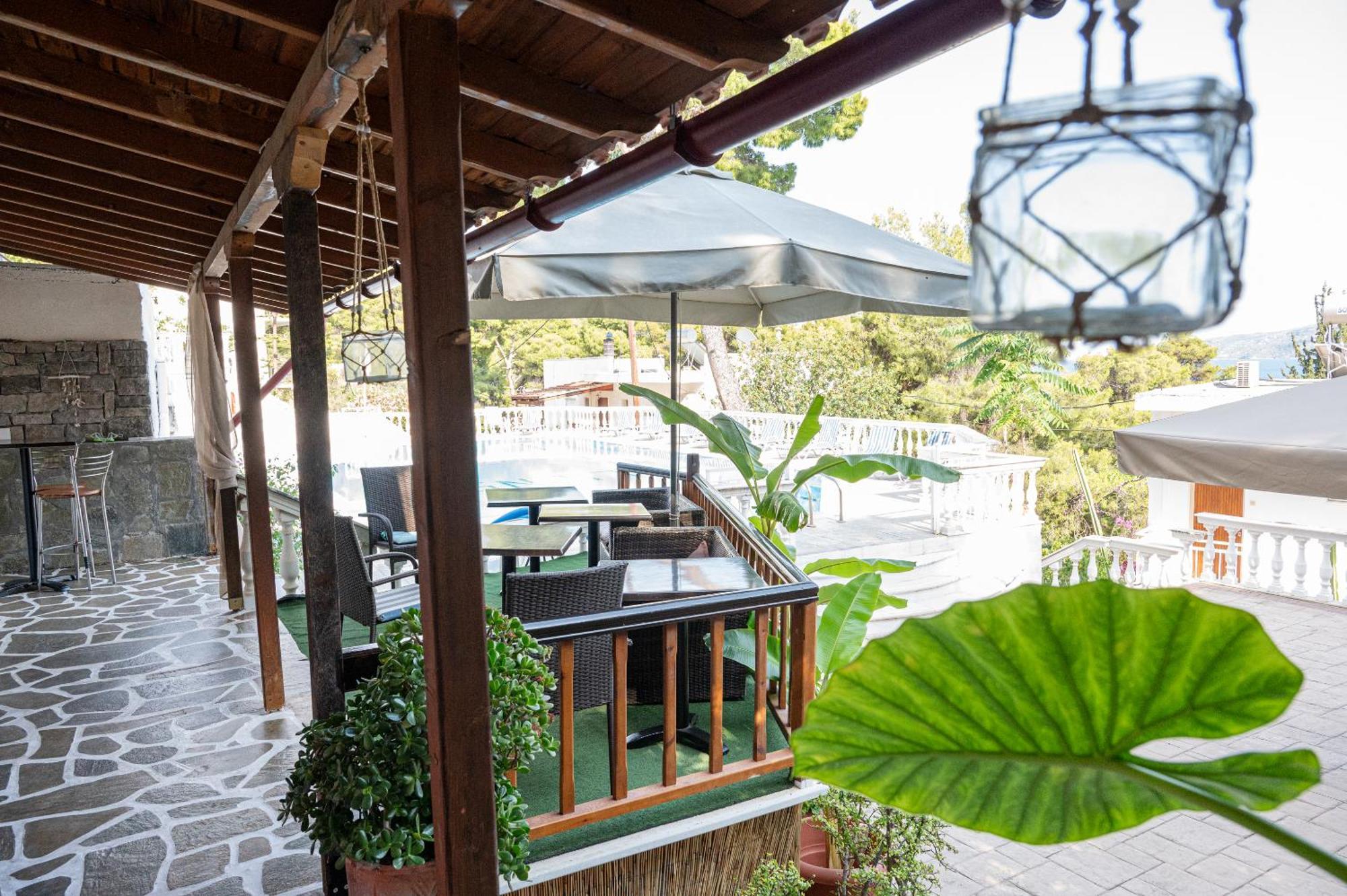 Lions 2 Studios & Apartments, Poros Island. Poros Town Exterior foto