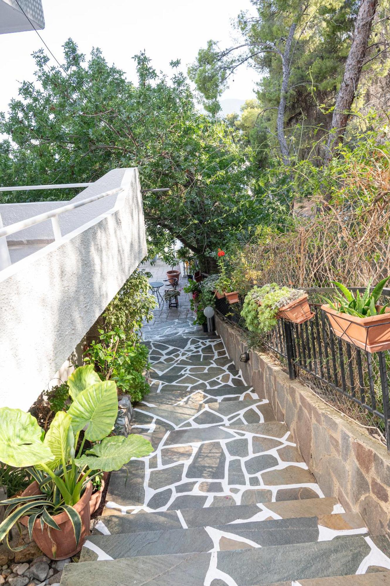 Lions 2 Studios & Apartments, Poros Island. Poros Town Exterior foto